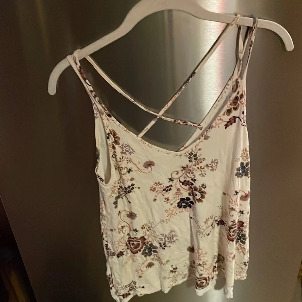 🚫SOLD🚫AEO Floral Criss Cross Tank 🌼 - Picture 4 of 12